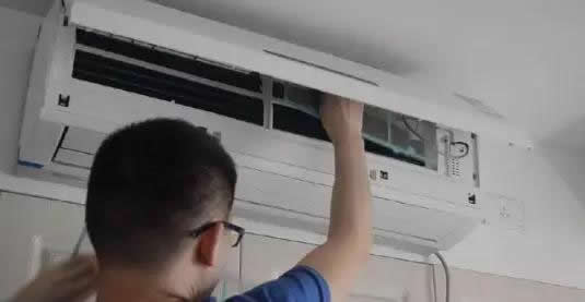 這個框內(nèi)是纖維網(wǎng)，這個就是過濾空調(diào)空氣