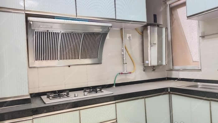 周師傅清洗油煙機(jī)提供的是全拆深度清洗服務(wù)